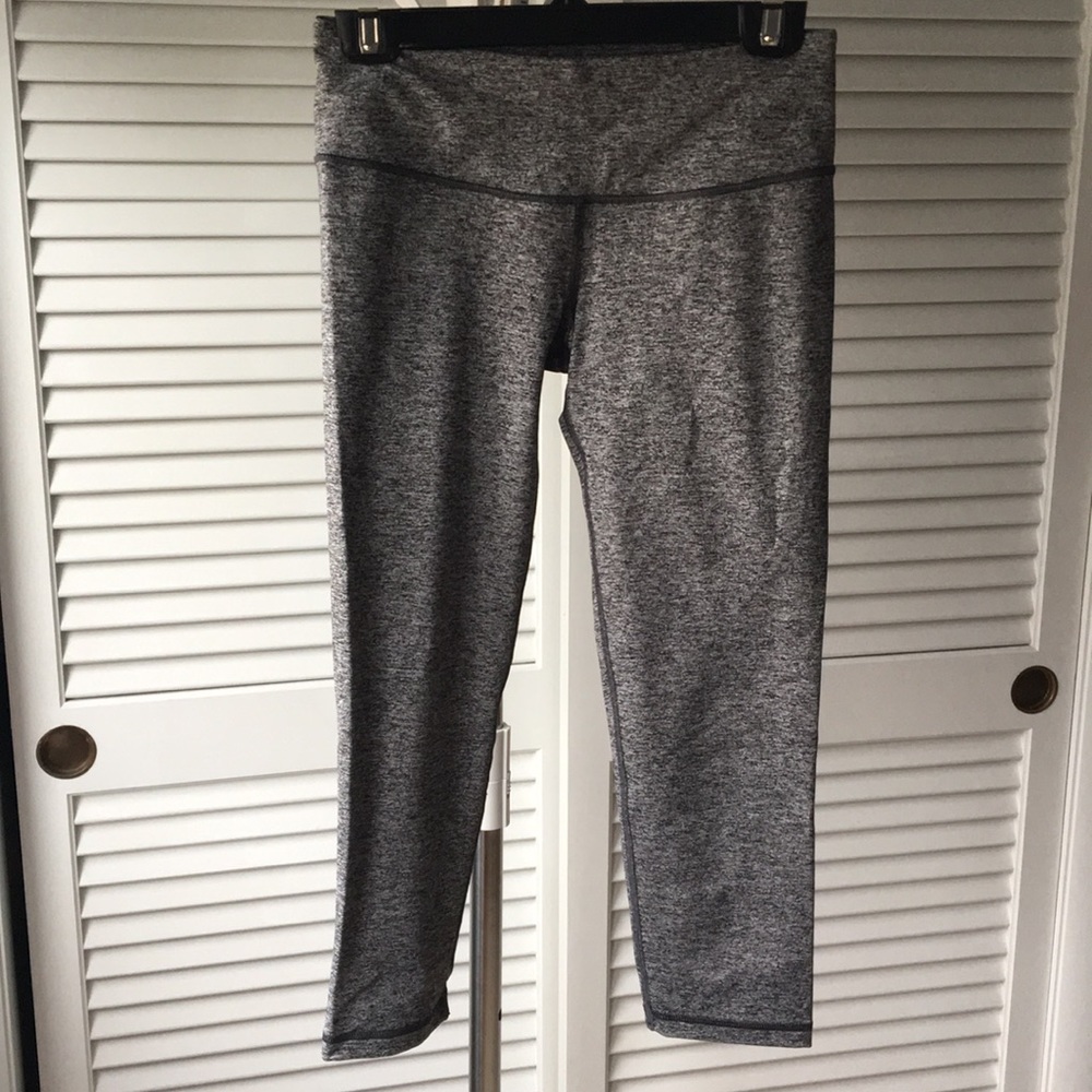 Victoria’s Secret Sport 3/4 Crop leggings